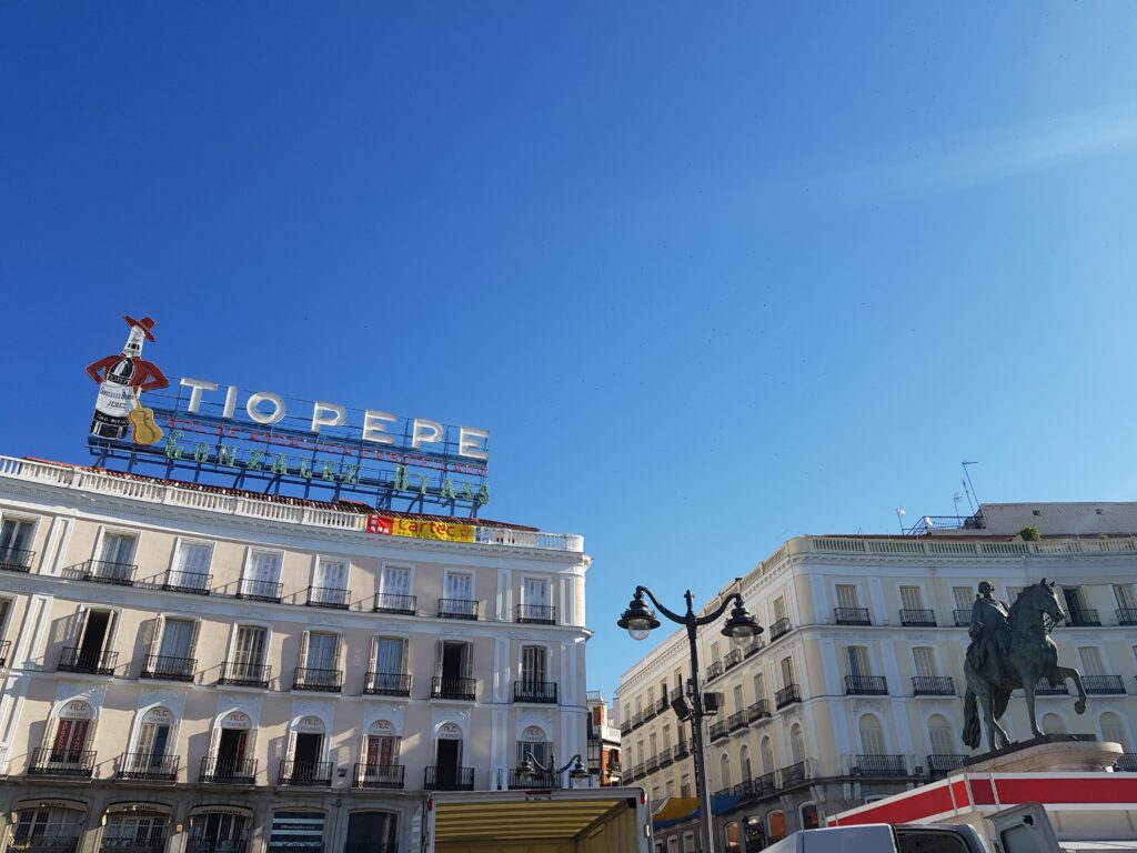 西班牙旅遊 馬德里 景點 zoeylinslife 太陽門廣場 Puerta del Sol 